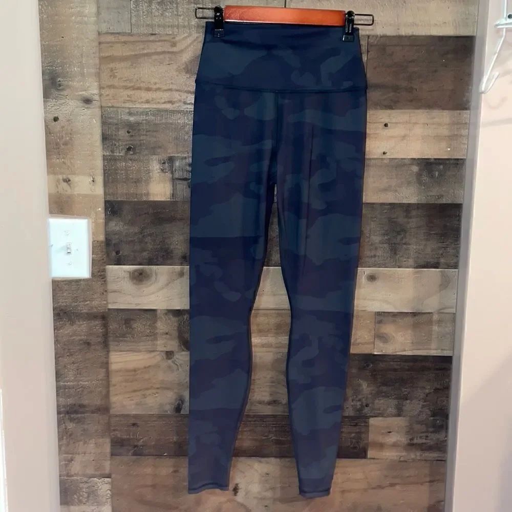 alo High-Waist Camo Vapor Legging in Hunter Camo
